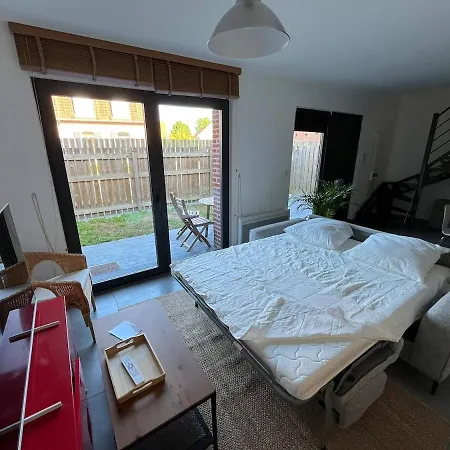 Dom wakacyjny Calme & Cosy Dans Corps De Ferme Renove